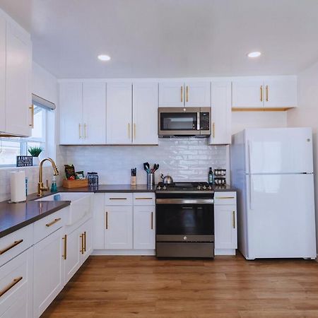 Cozy Modern 3 Bed 1 Bath Home - Pet Friendly! Лоундейл Екстериор снимка