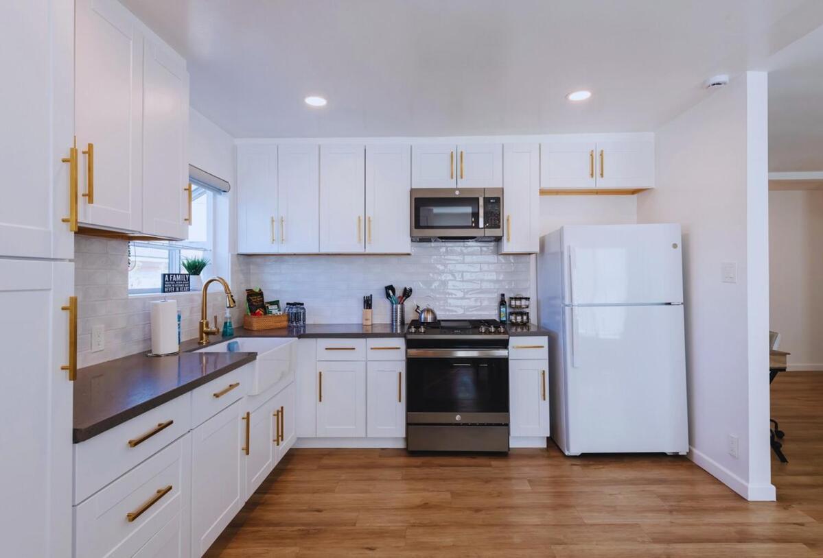 Cozy Modern 3 Bed 1 Bath Home - Pet Friendly! Лоундейл Екстериор снимка