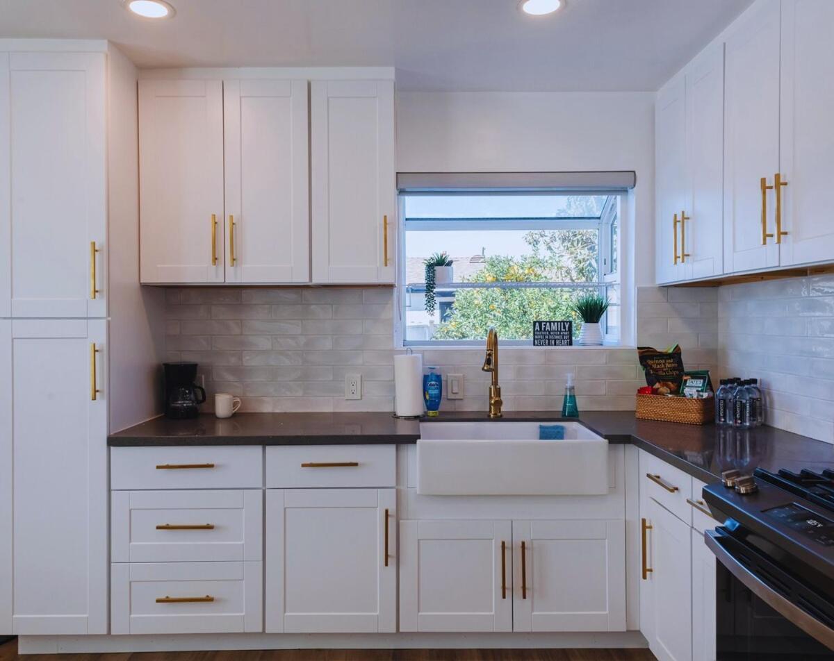 Cozy Modern 3 Bed 1 Bath Home - Pet Friendly! Лоундейл Екстериор снимка