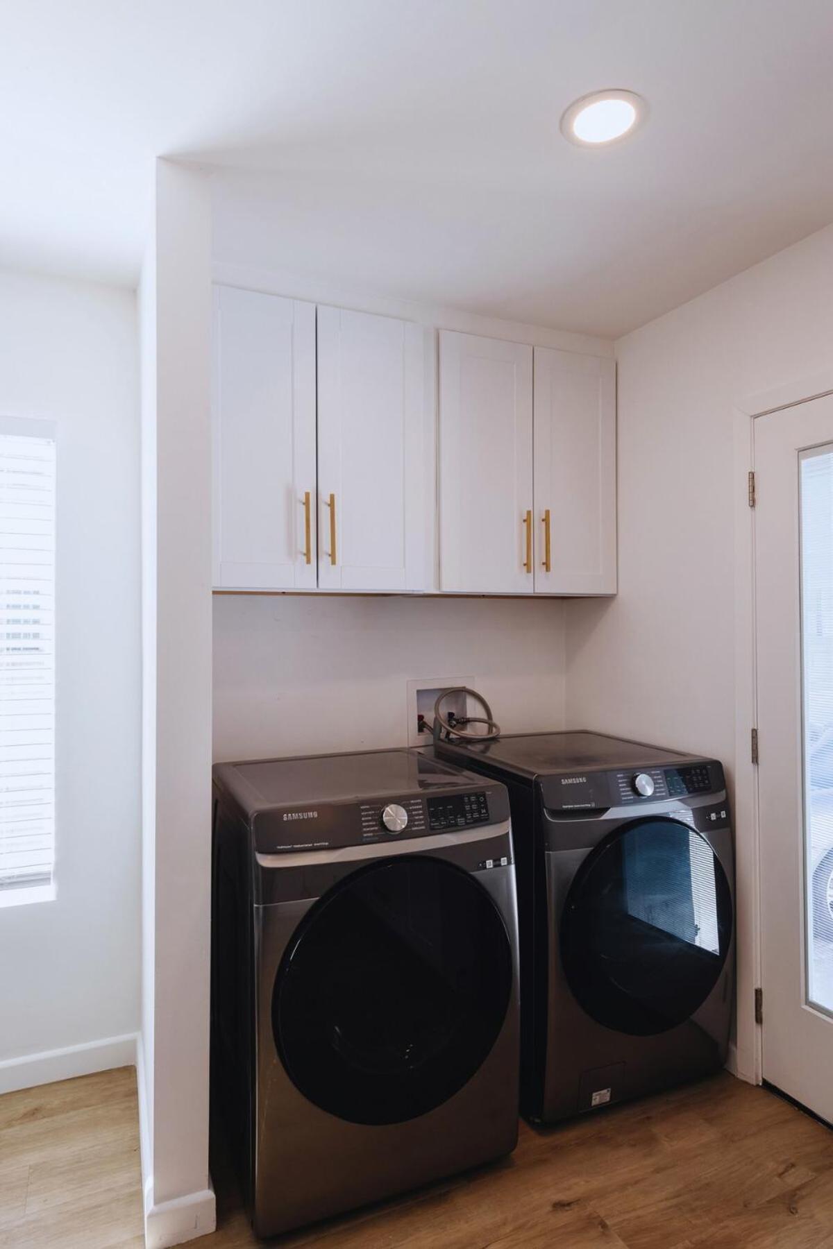 Cozy Modern 3 Bed 1 Bath Home - Pet Friendly! Лоундейл Екстериор снимка